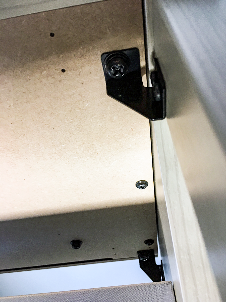 2021-Korg-G1B_Screws 3.png